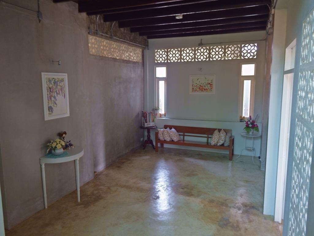 Bed and Breakfast Lada House à Lampang Extérieur photo