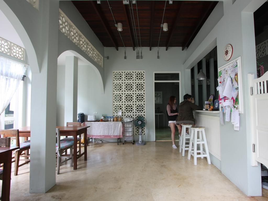 Bed and Breakfast Lada House à Lampang Extérieur photo